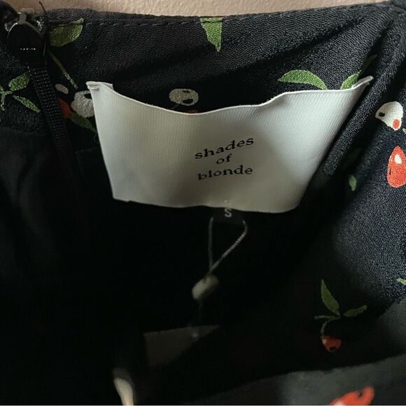 Shades of Blonde Black Cherry Print Cold-Shoulder Mini Dress Size S NWT - Picture 6 of 12